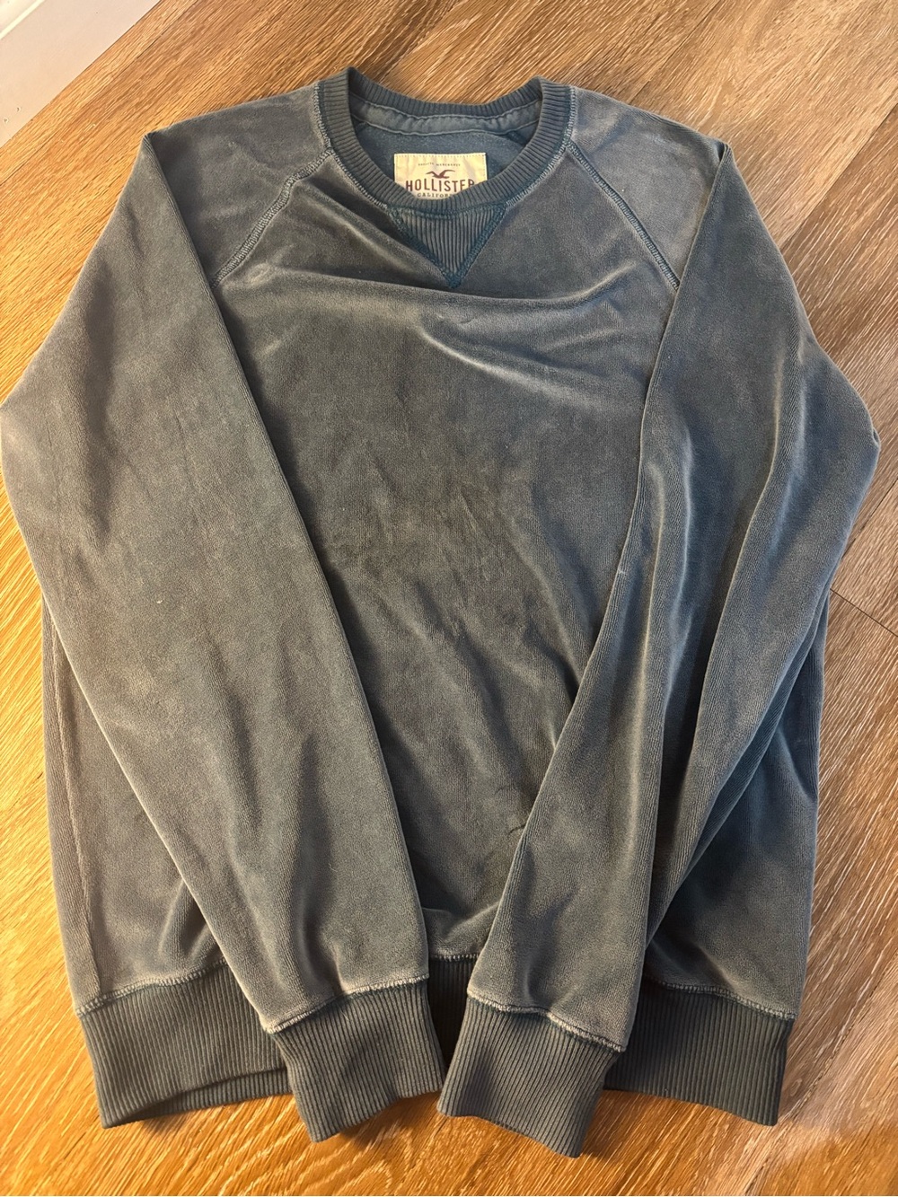 Hollister Women’s Blue Crewneck Sweatshirt